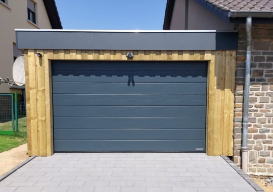 cosmos-grandcasa-garage-holzkonstruktion-construction en bois-flachdach-toit plat