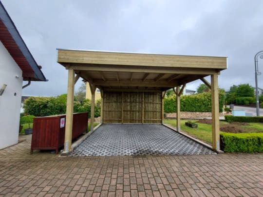 cosmos-grandcasa-carport-holzkonstruktion-construction en bois-flachdach-toit plat