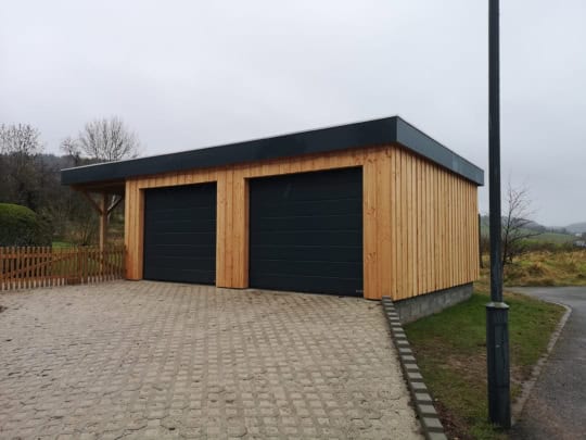 cosmos-grandcasa-garage-holzkonstruktion-construction en bois-flachdach-toit plat