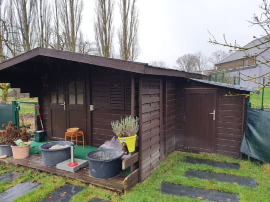 reparatur gaardenhaischen-reparatur gartenhaus-réparation abri de jardin-instandsetzungsarbeiten holzhaus
