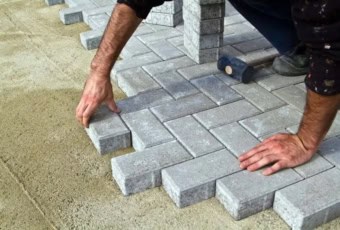 alentouren-verbunsténg-verbundsteine-pierres composites-pavé-außenanlage-gartengestaltung-garageneinfahrt