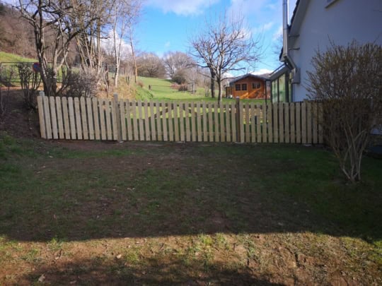zaun-clôture-holzzaun-clôture en bois-sichtschutz-pare-vue-jardin-garten