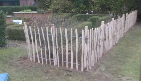 zaun-clôture-holzzaun-clôture en bois-sichtschutz-pare-vue-jardin-garten-staketenzaun-ganivelle