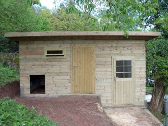 héngerstall-hühnerstall-poulailler-op mooß-auf maß-sur mesure