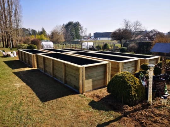 héichbeet-hochbeet-potager surélevé-op mooß-auf maß-sur mesure-holz-bois-gaard-garten-jardin-geméisubau-gemüseanbau-culture maraichère