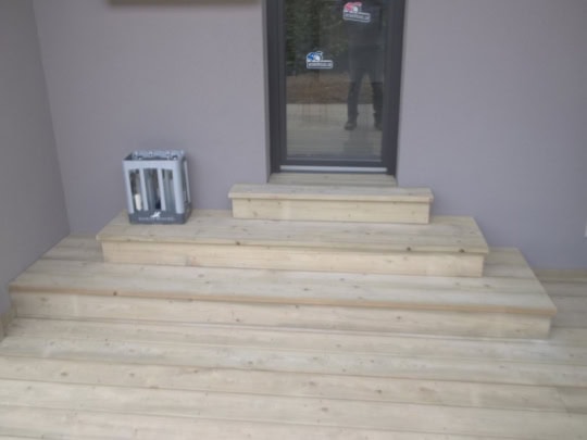 terrass-terrasse-holzterrasse-terrasse en bois-fichte-épicéa-gaard-garten-jardin-alentours