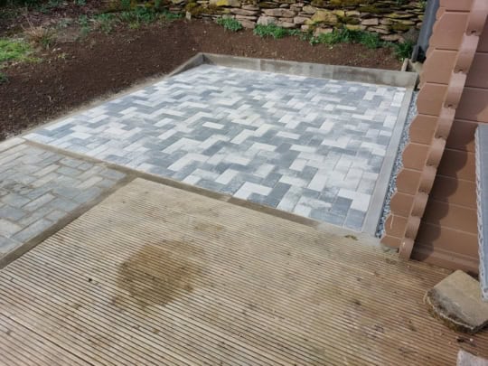 terrass-terrasse-verbundsteine-verbundsténg-pierres composites-gaard-garten-jardin-alentours