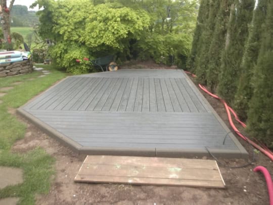 terrass-terrasse-holzterrasse-terrasse en bois-wpc-composite-gaard-garten-jardin-alentours
