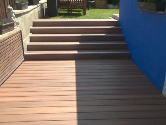 terrass-terrasse-holzterrasse-terrasse en bois-wpc-composite-gaard-garten-jardin-alentours